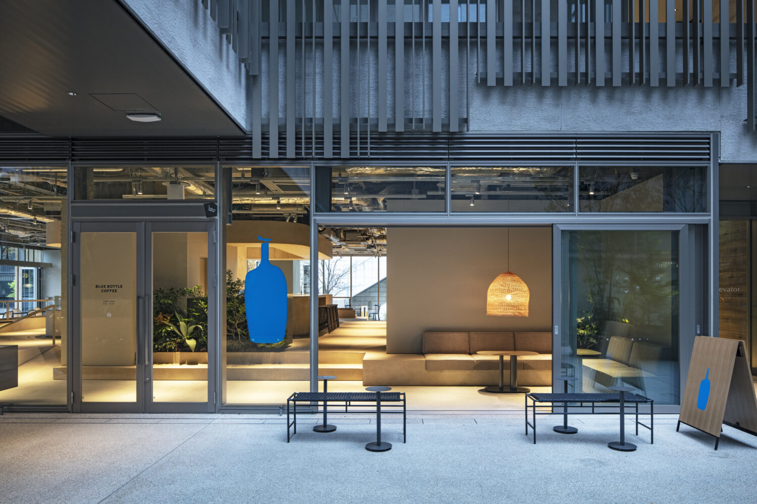 BLUE BOTTLE COFFEE Daikanyama Cafe